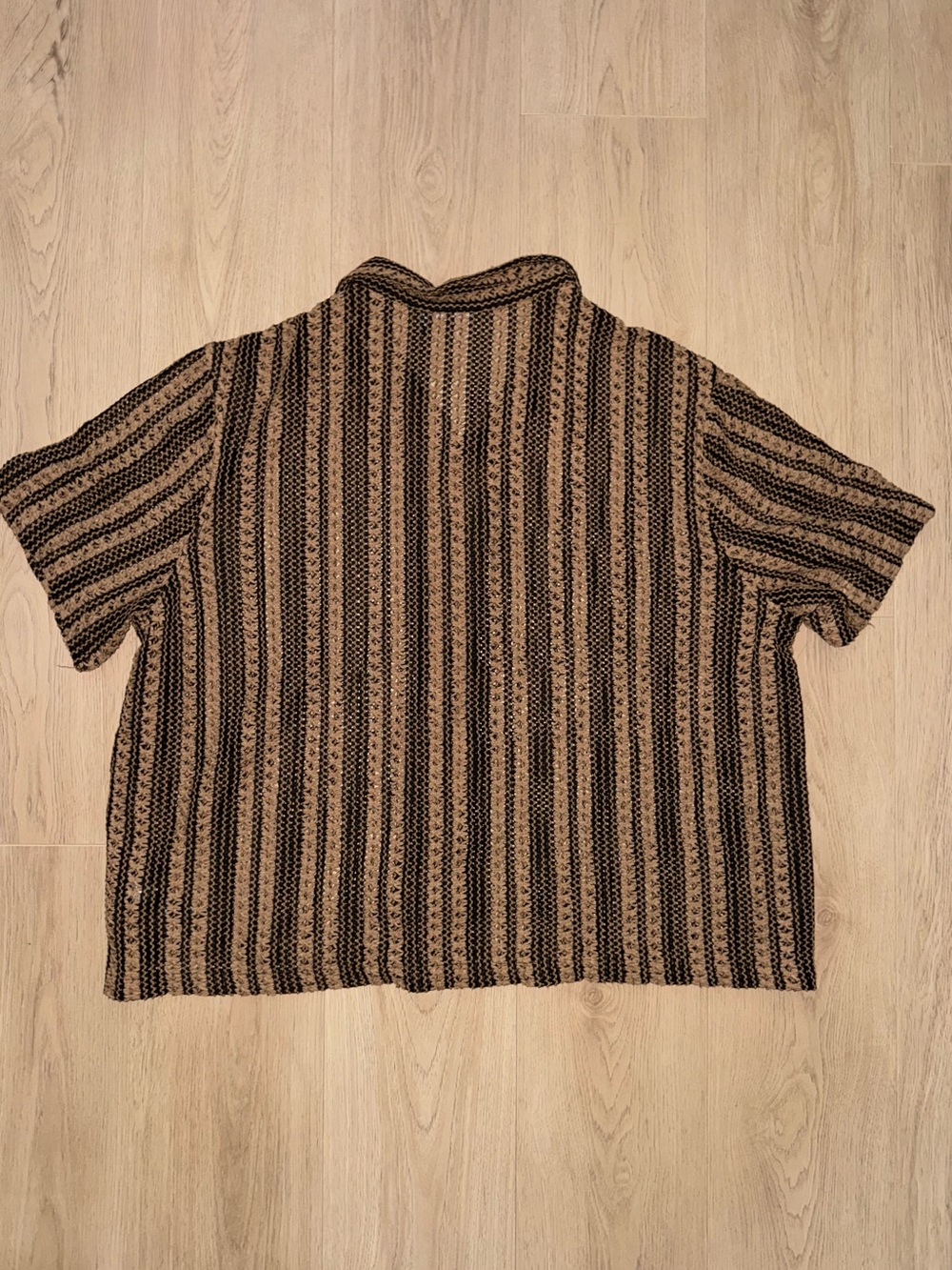 ASOS DESIGN boxy deep revere crochet shirt in brown stripe - Picture 4 of 5